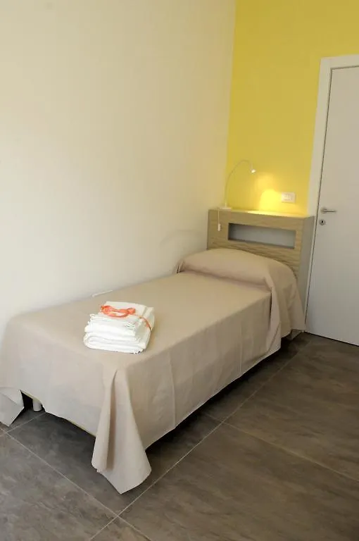 ** Pensión Della Torre Rooms Lecce Italia